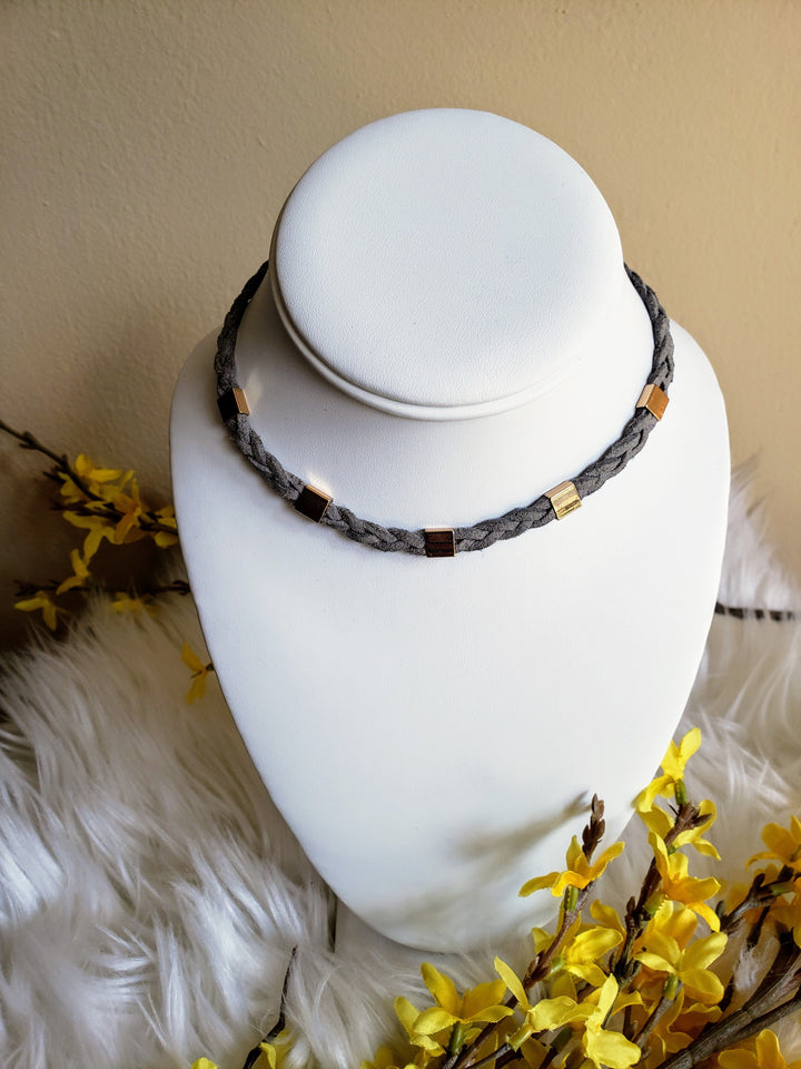 Vintage - Gray Threaded & Gold Necklace