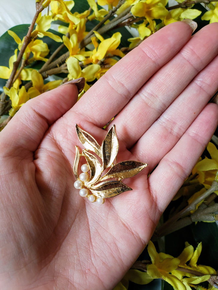 Vintage - Gold Leaf Brooch with Pearls