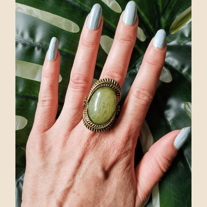 Vintage - Green Stone Ring