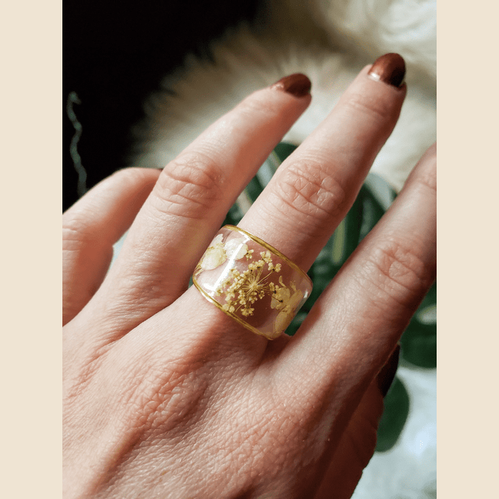 cream flower acrylic ring