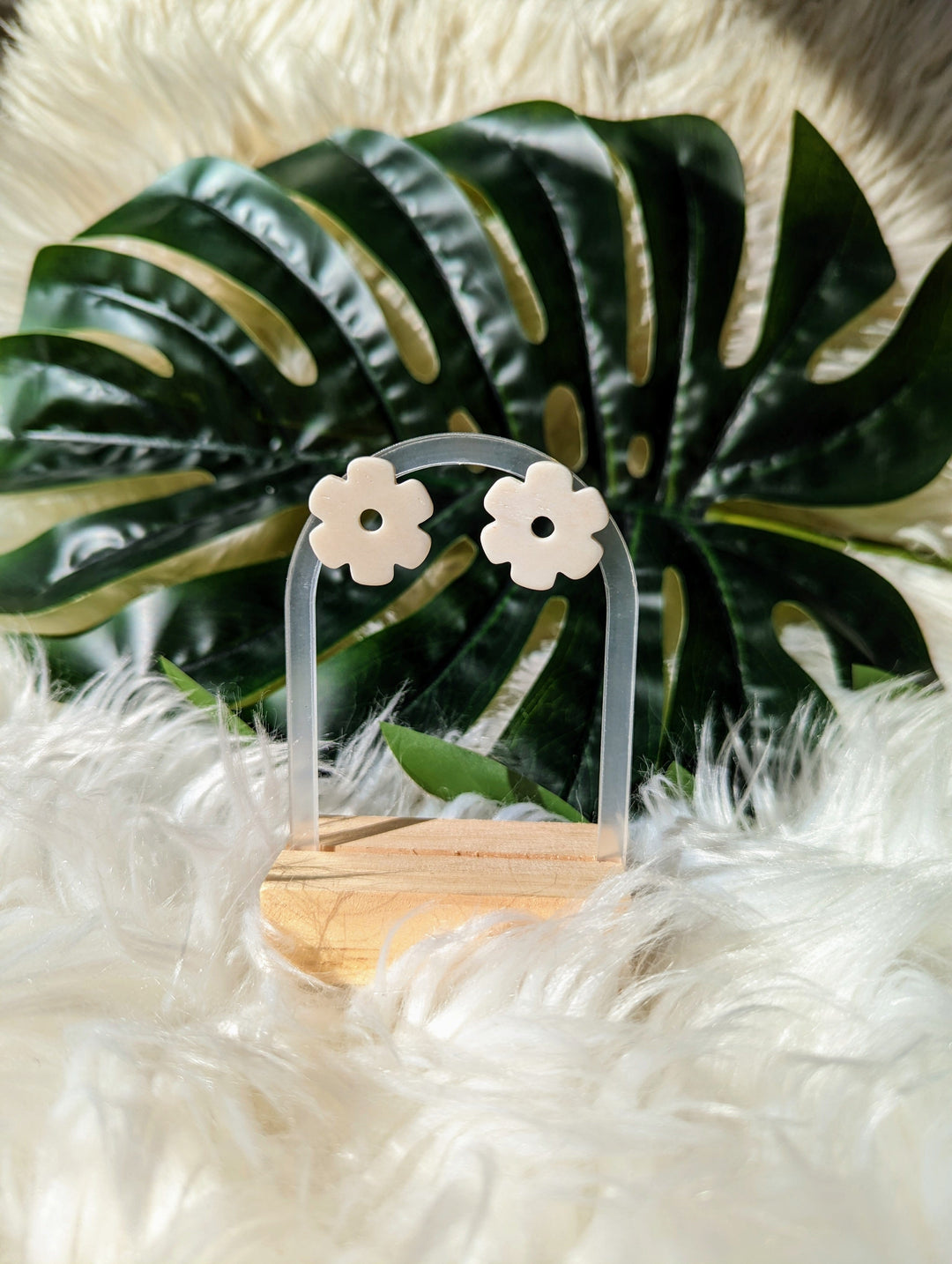 retro white flower earrings with monstera leaf
