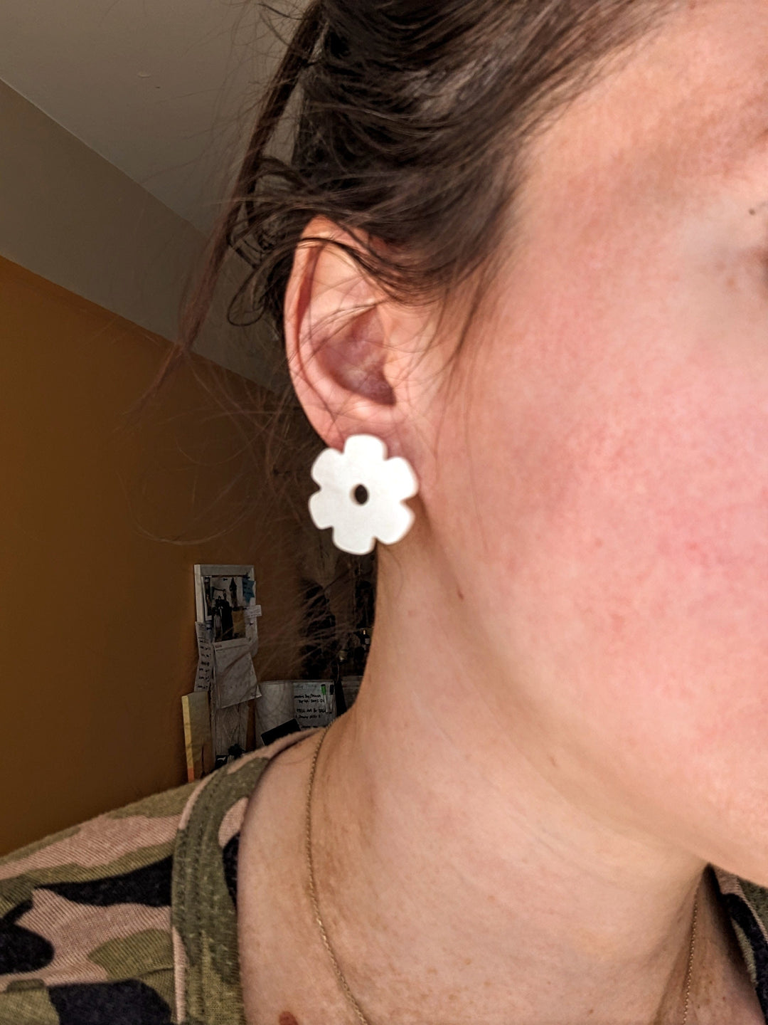 retro white flower earrings