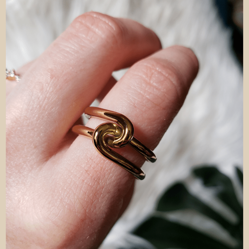 gold knotted ring