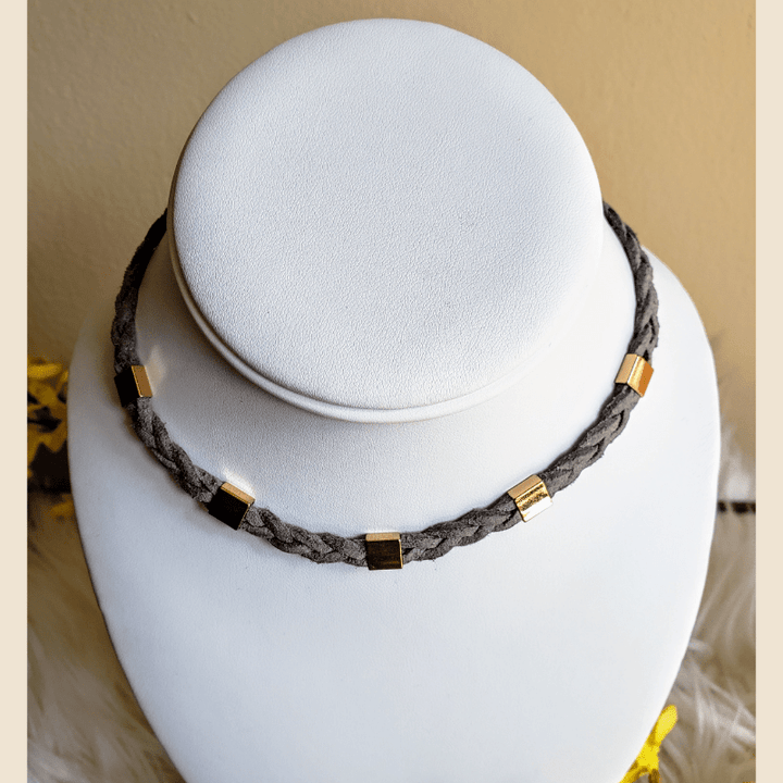 Vintage - Gray Threaded & Gold Necklace